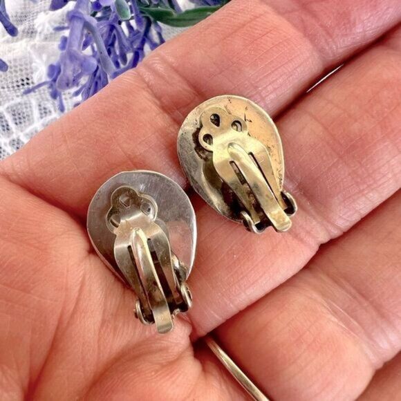 Vintage Sterling & Turquoise Bear Paw Shadowbox Clip Earrings - Picture 4 of 7